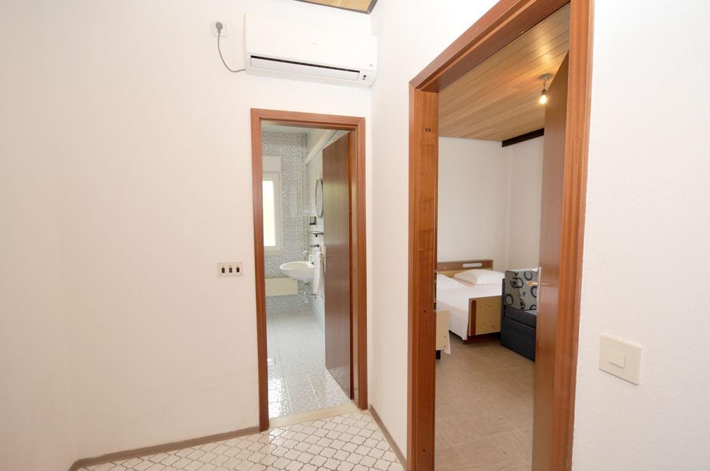 Apartments Marinko Trogir Habitación foto